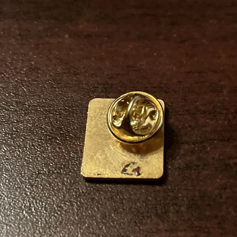 McDonald’s 1990 Coca-Cola Coke Moscow Russia Employee Lapel Hat‎ Pin